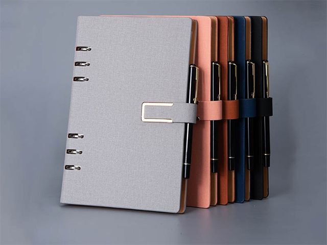 A5 Loose-leaf PU Leather Hardcover Notebook with Pen Holder
